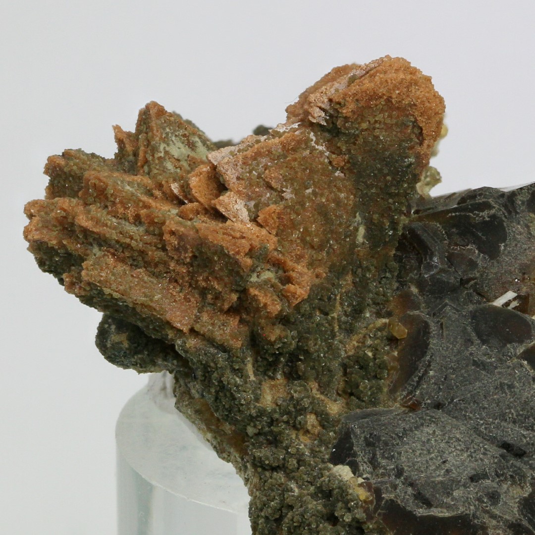 Genthelvite On Sphalerite With Schallerite