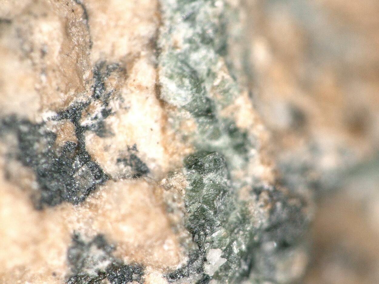 Mukhinite