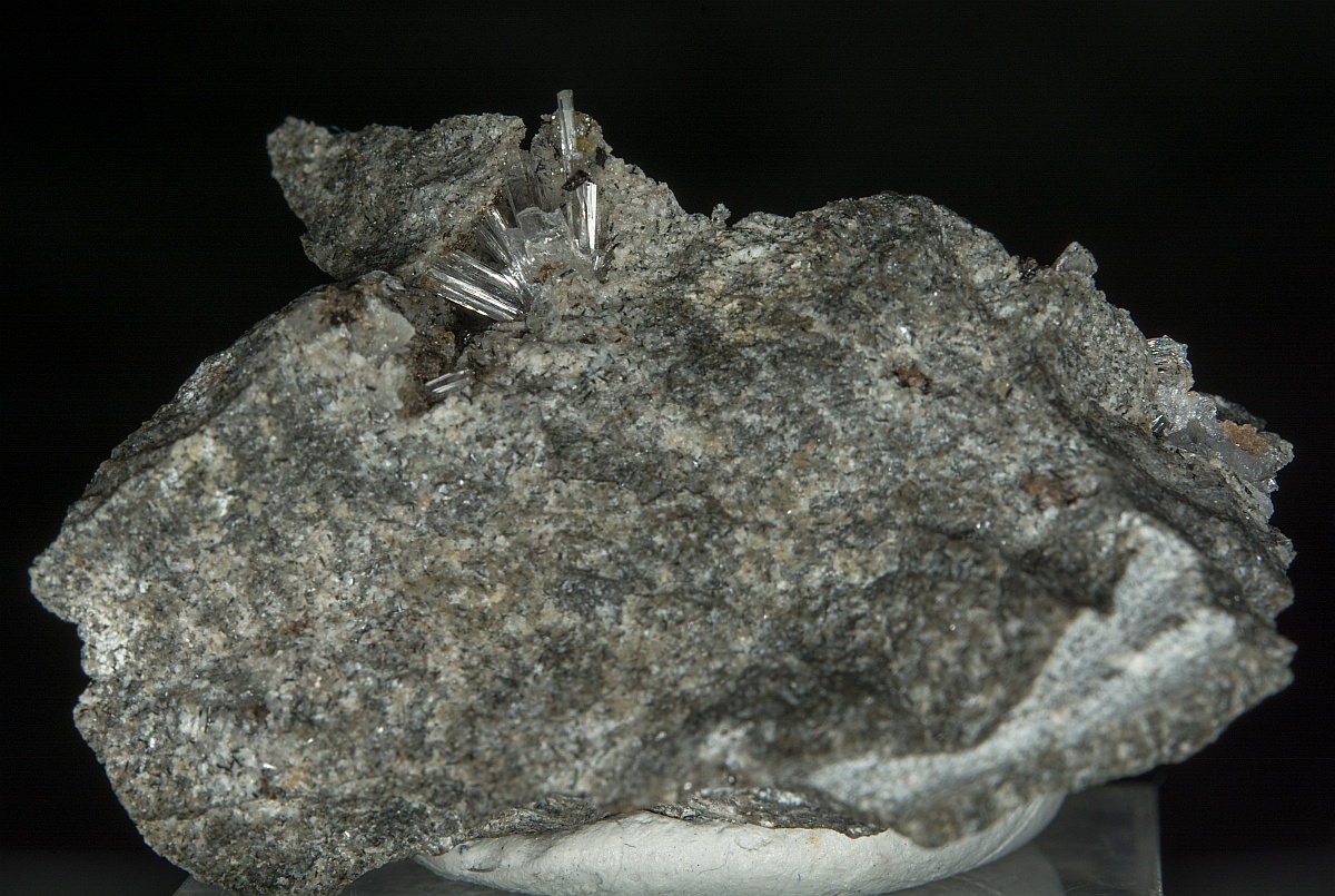 Labuntsovite