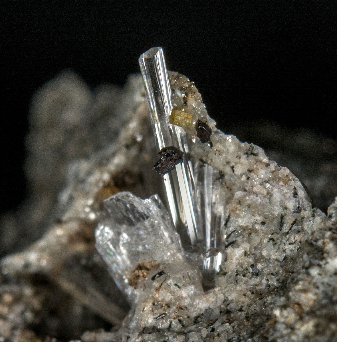 Labuntsovite