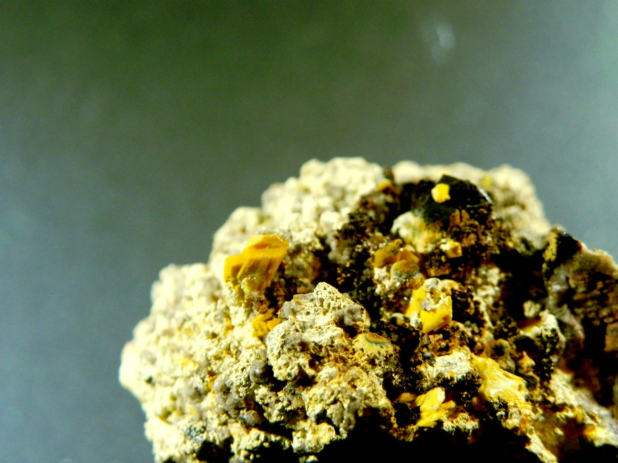 Walpurgite & Bismutite