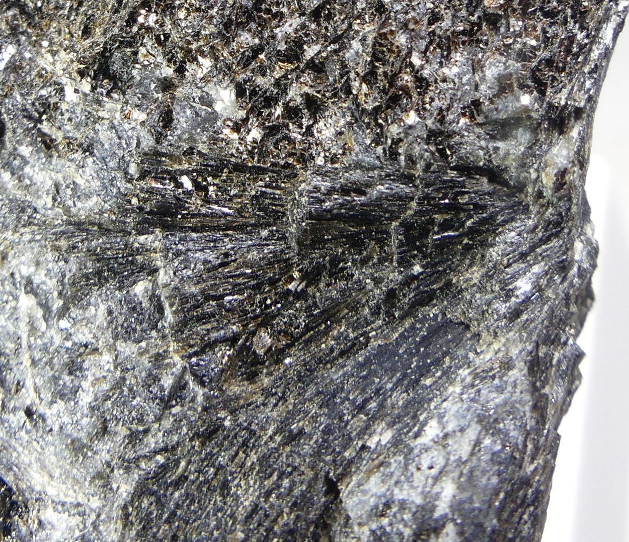 Cummingtonite