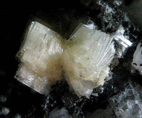 Bavenite