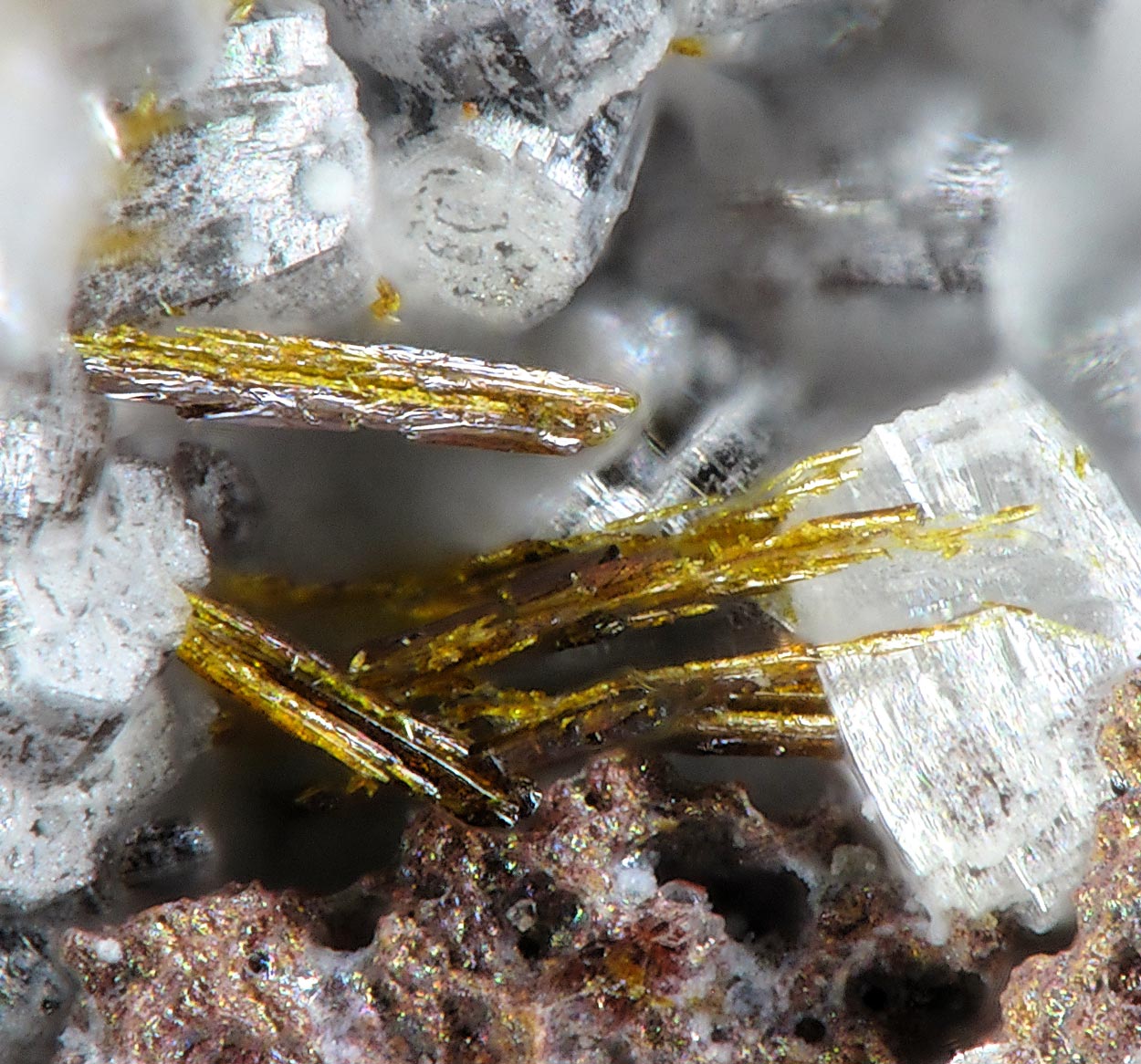 Macquartite & Dioptase