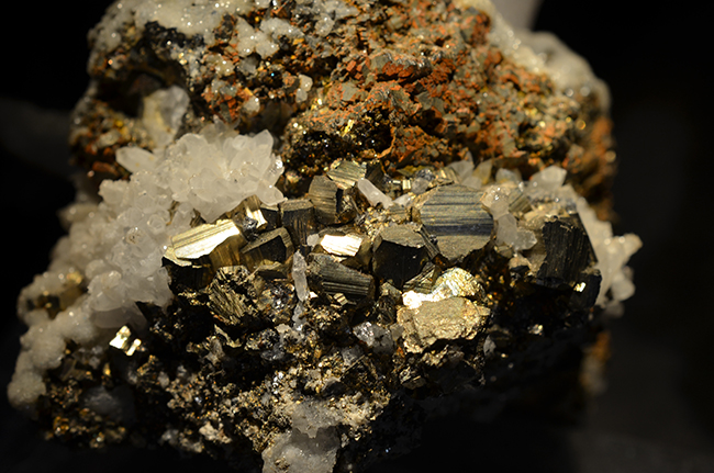 Quartz & Manganoan Calcite