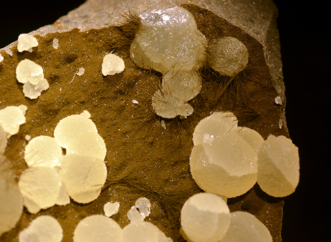 Vonsenite & Calcite