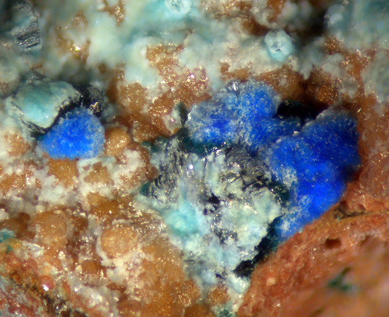 Carbonatocyanotrichite