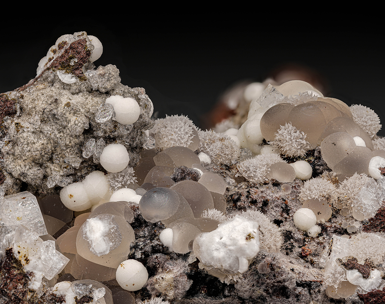 Thomsonite-Ca Chabazite-Ca Lévyne-Ca & Analcime