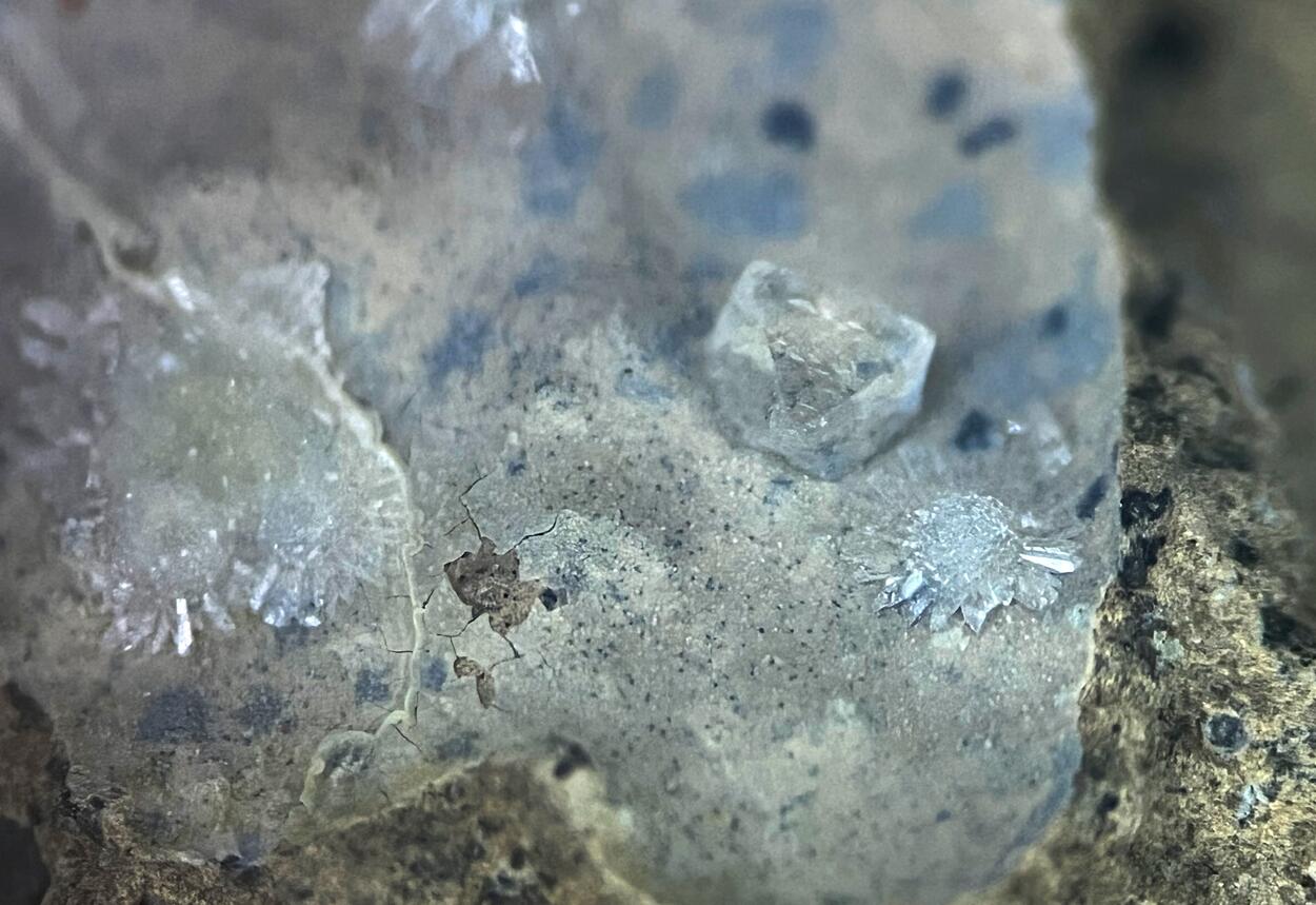 Faujasite-Na Phillipsite-Na