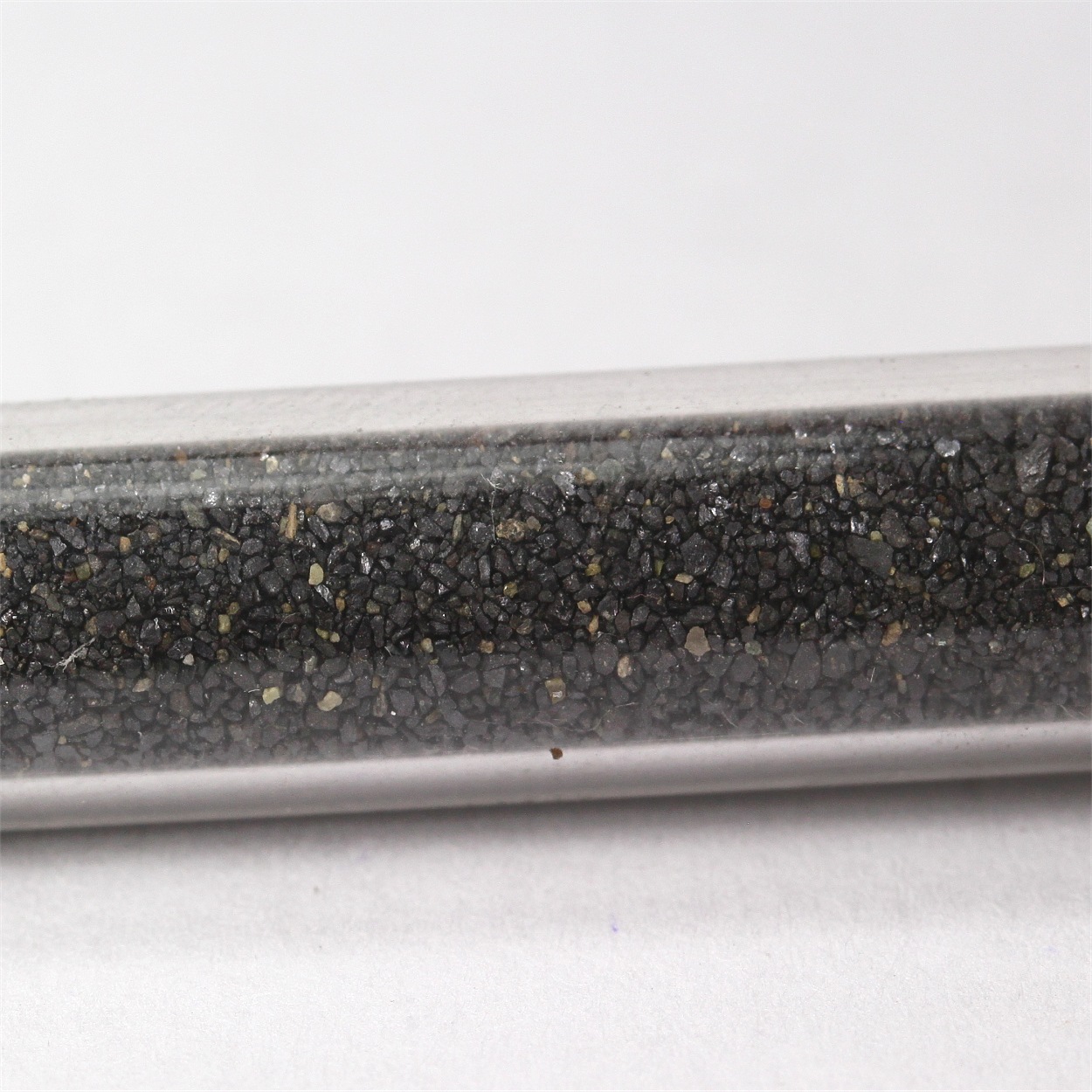 Pseudorutile