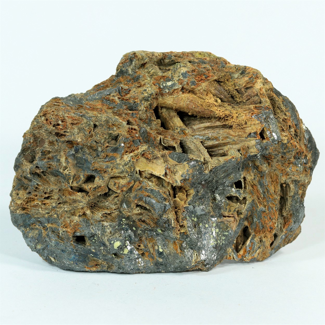 Stibnite With Antimony Ochre Psm Stibnite