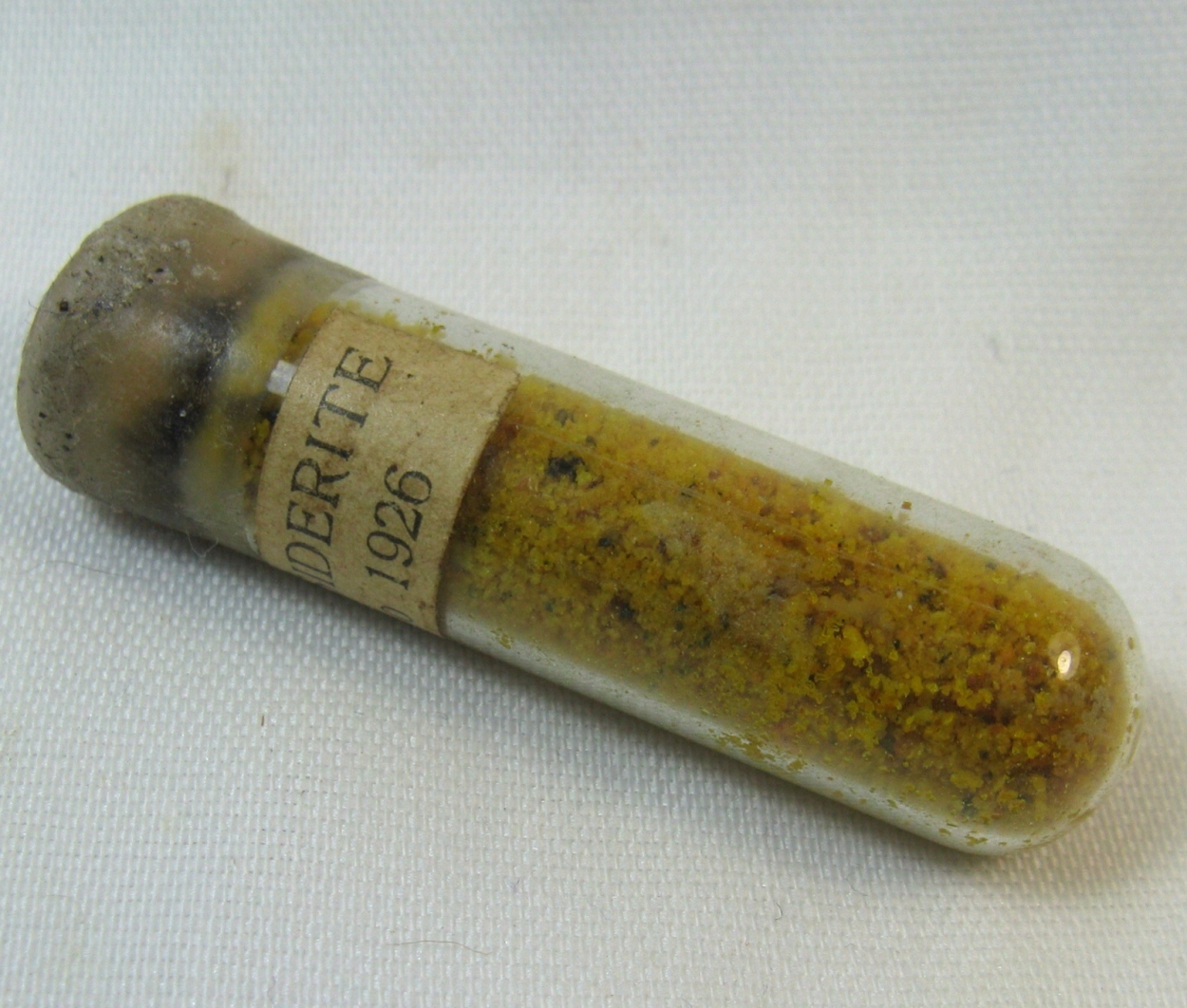 Erythrosiderite
