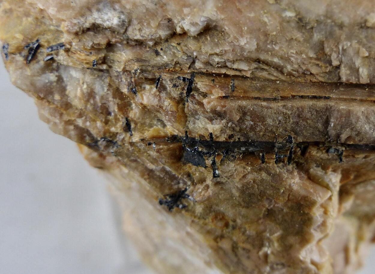Yttrotantalite-(Y)