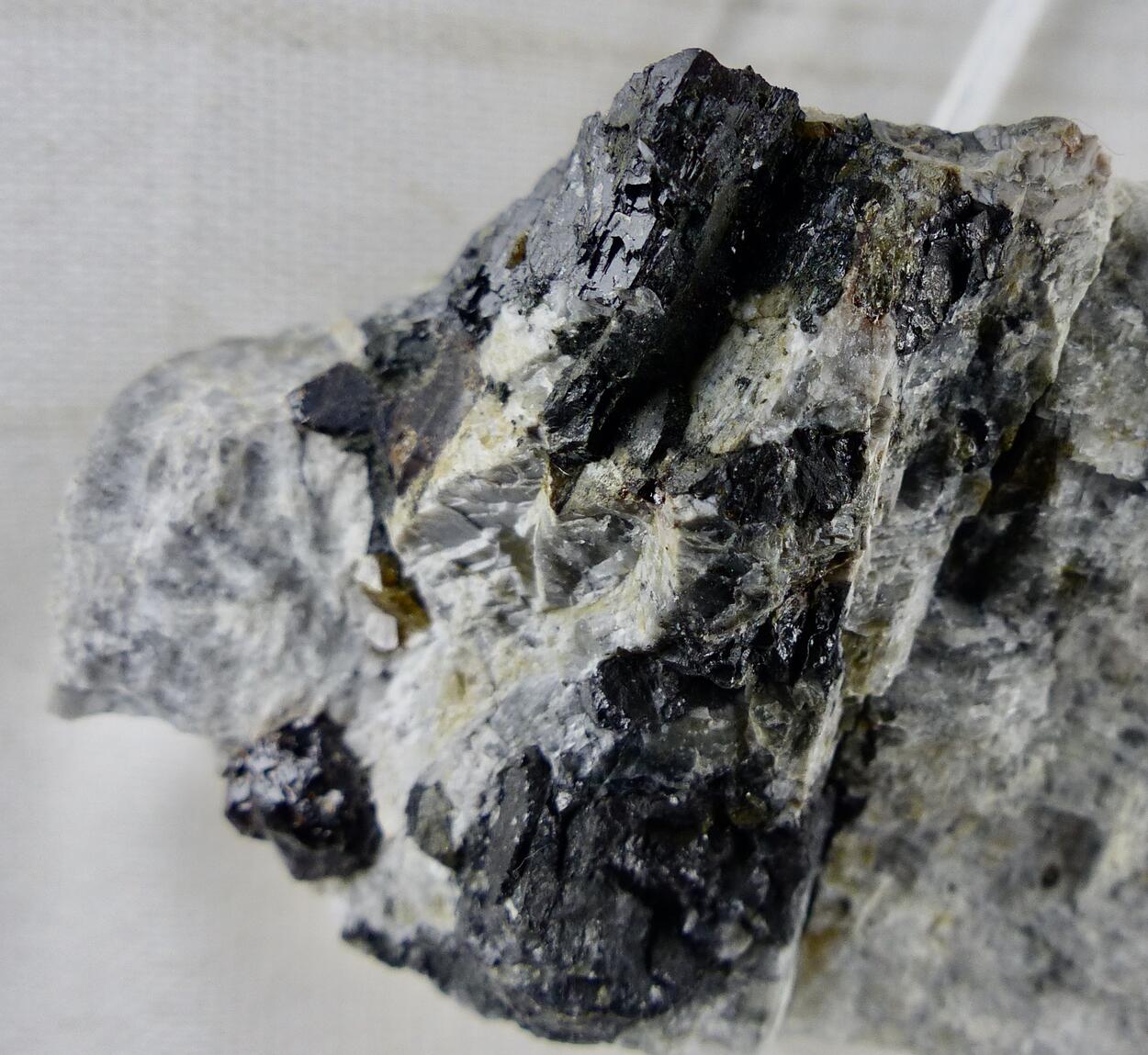 Britholite-(Ce)
