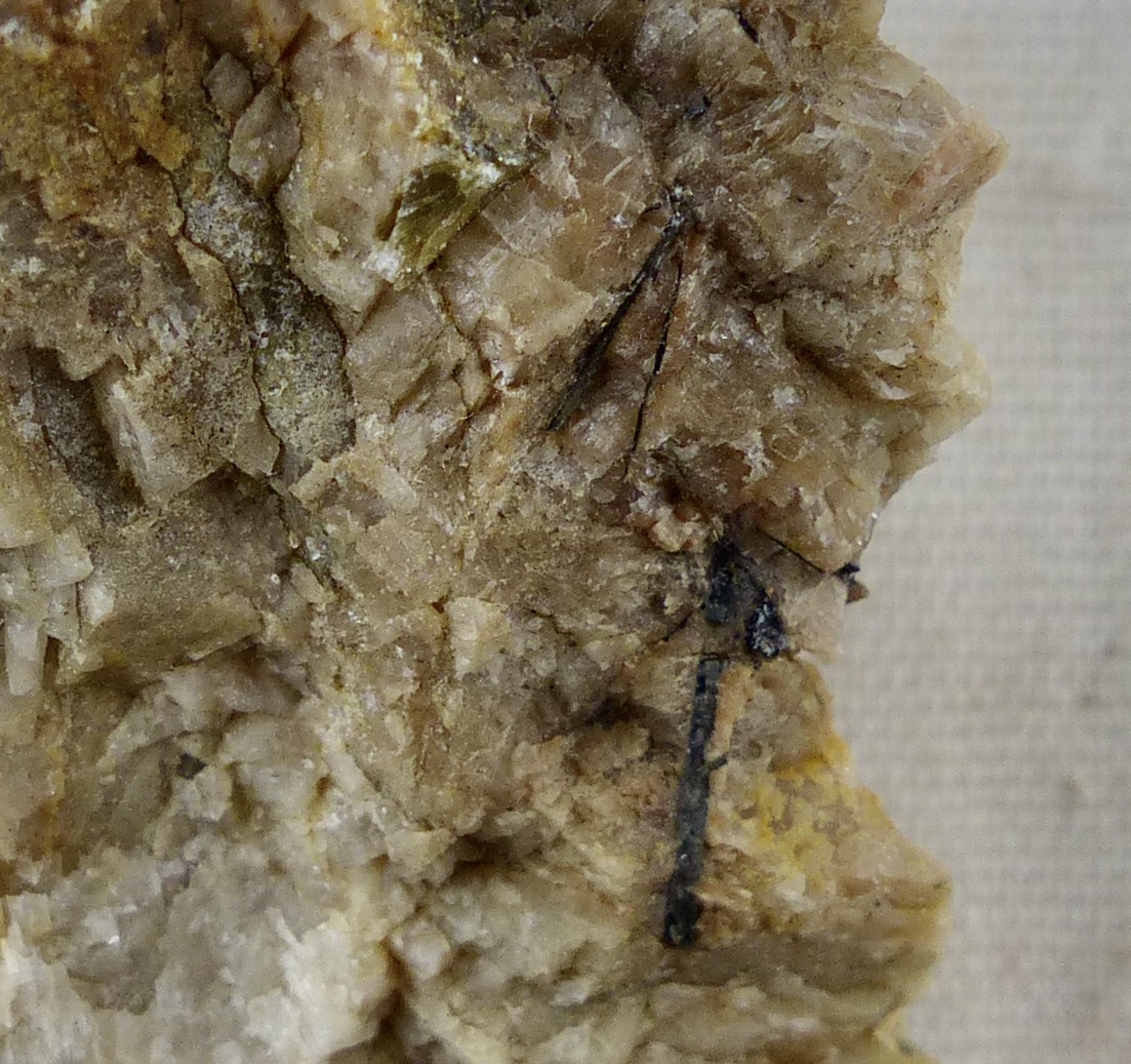 Yttrotantalite-(Y)