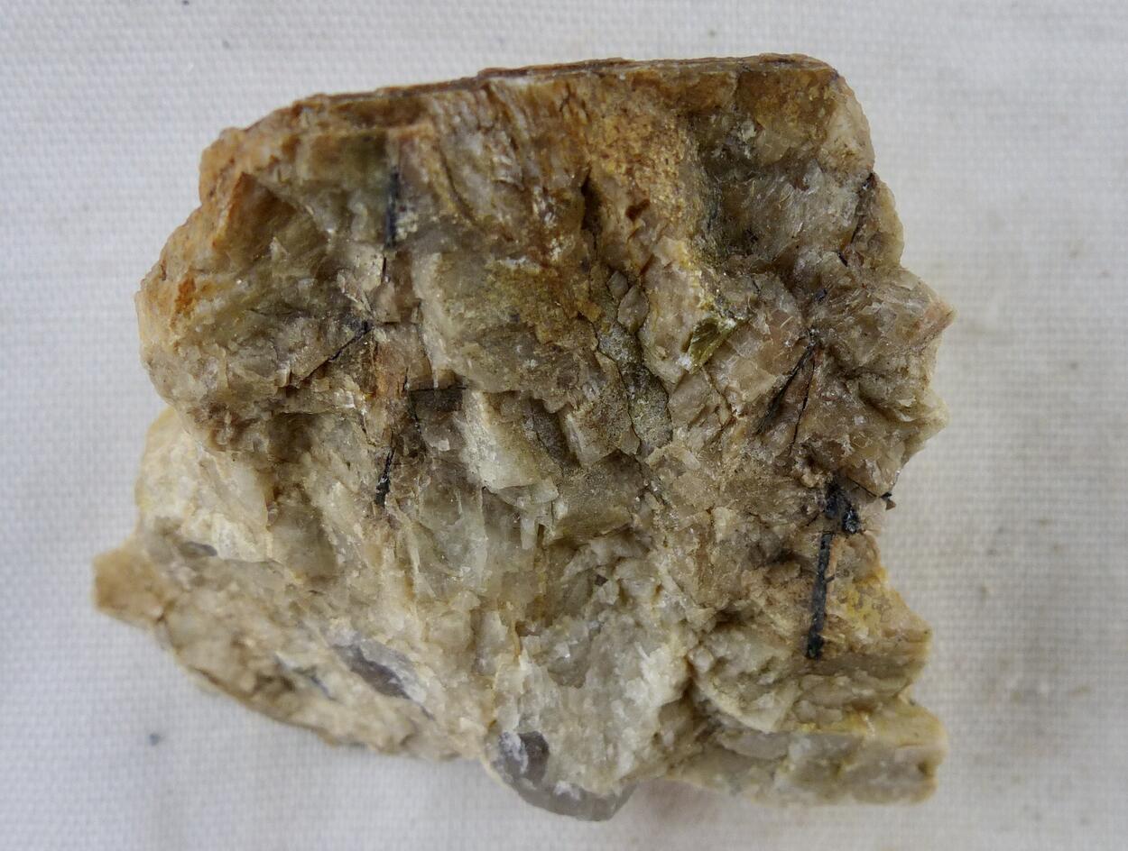 Yttrotantalite-(Y)