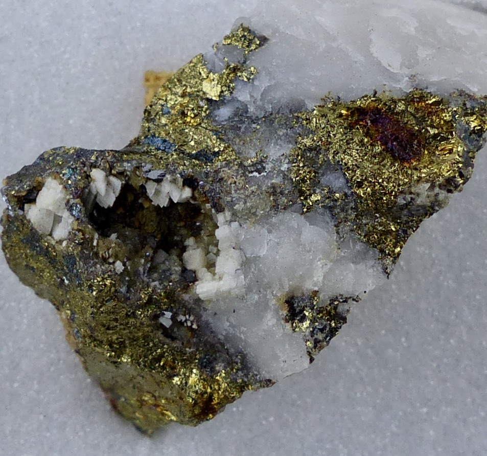 Siderite & Dolomite & Cerussite & Chalcopyrite