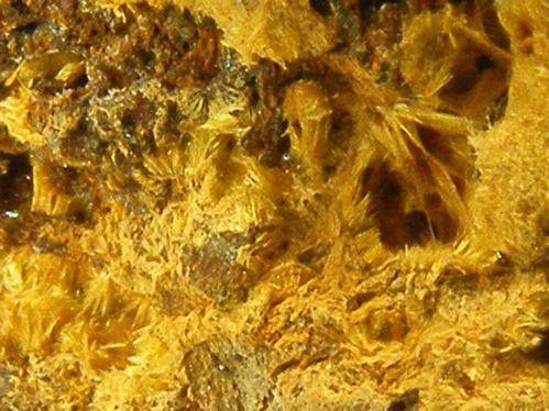 Kapundaite & Leucophosphite