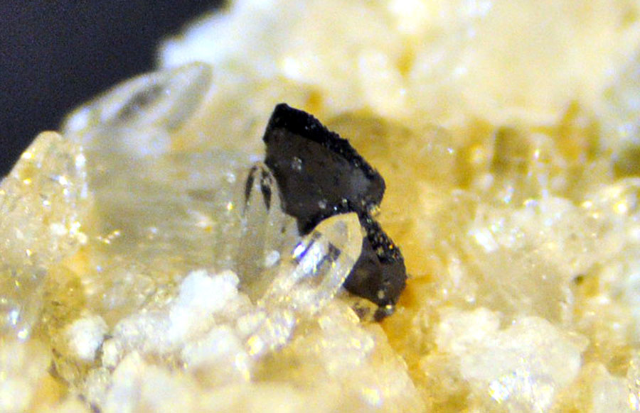 Gramaccioliite-(Y)