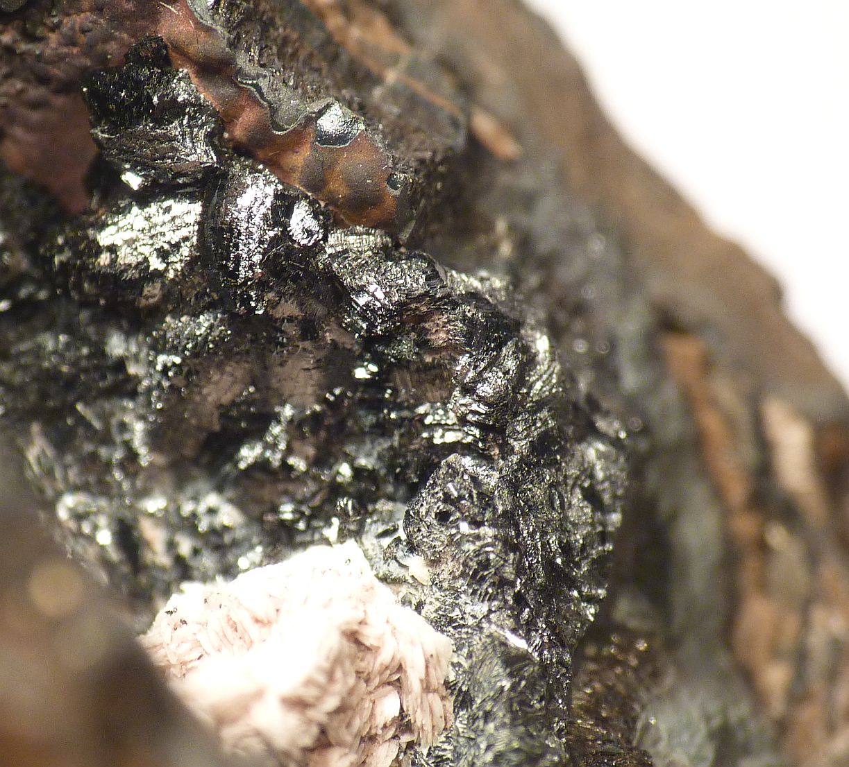 Groutite