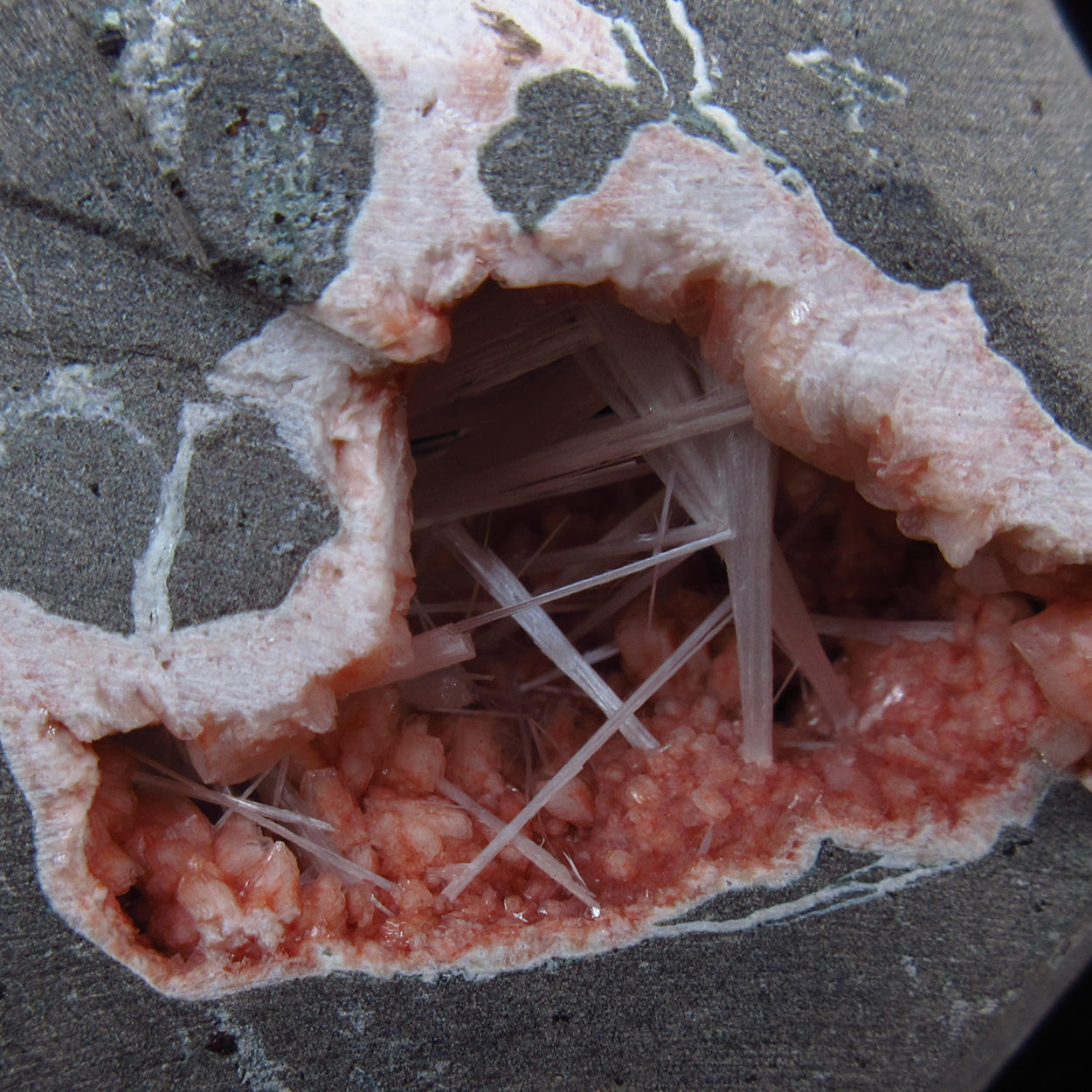 Scolecite On Heulandite In Geode