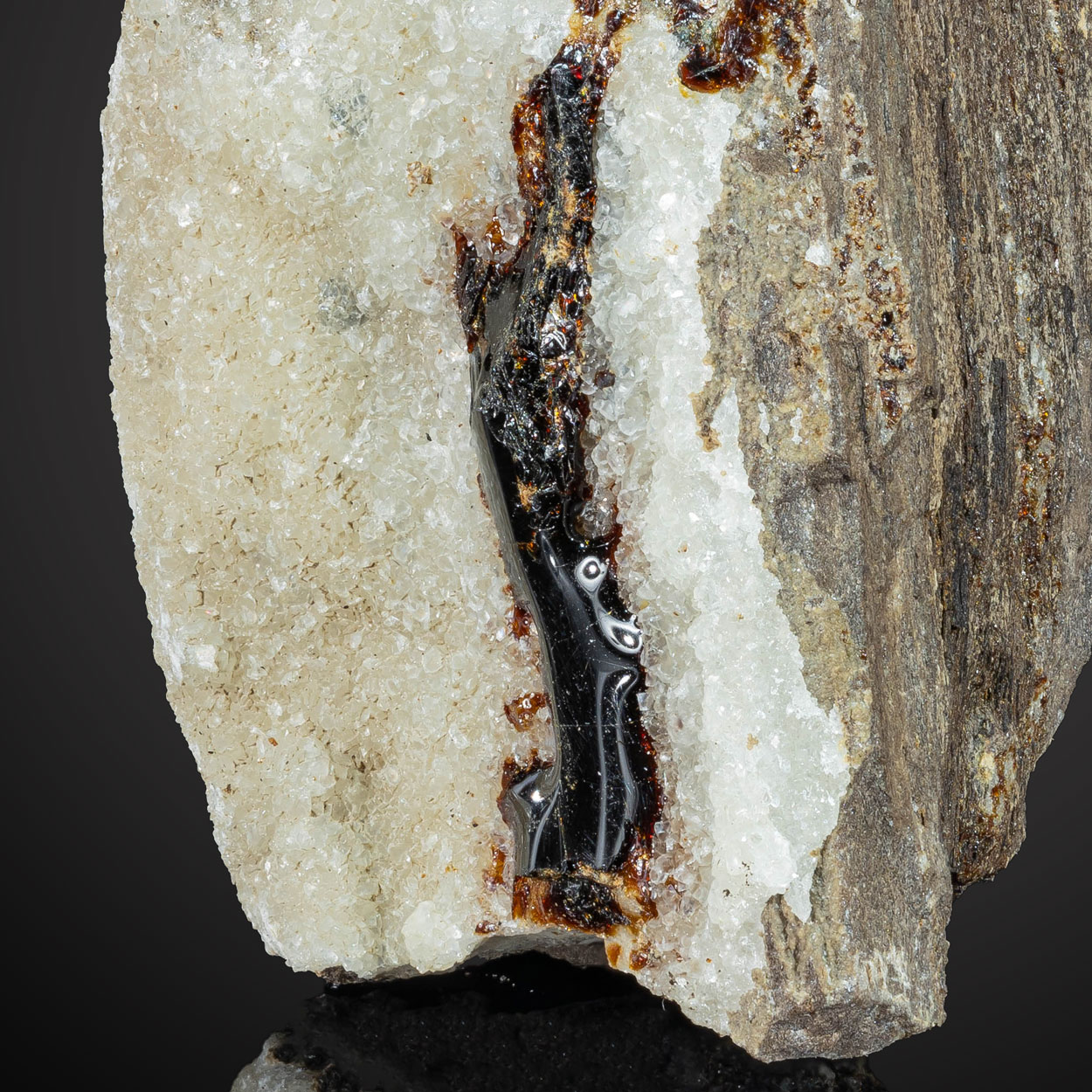 Duxite
