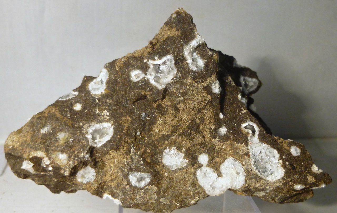Lévyne Thomsonite Mesolite & Chabazite