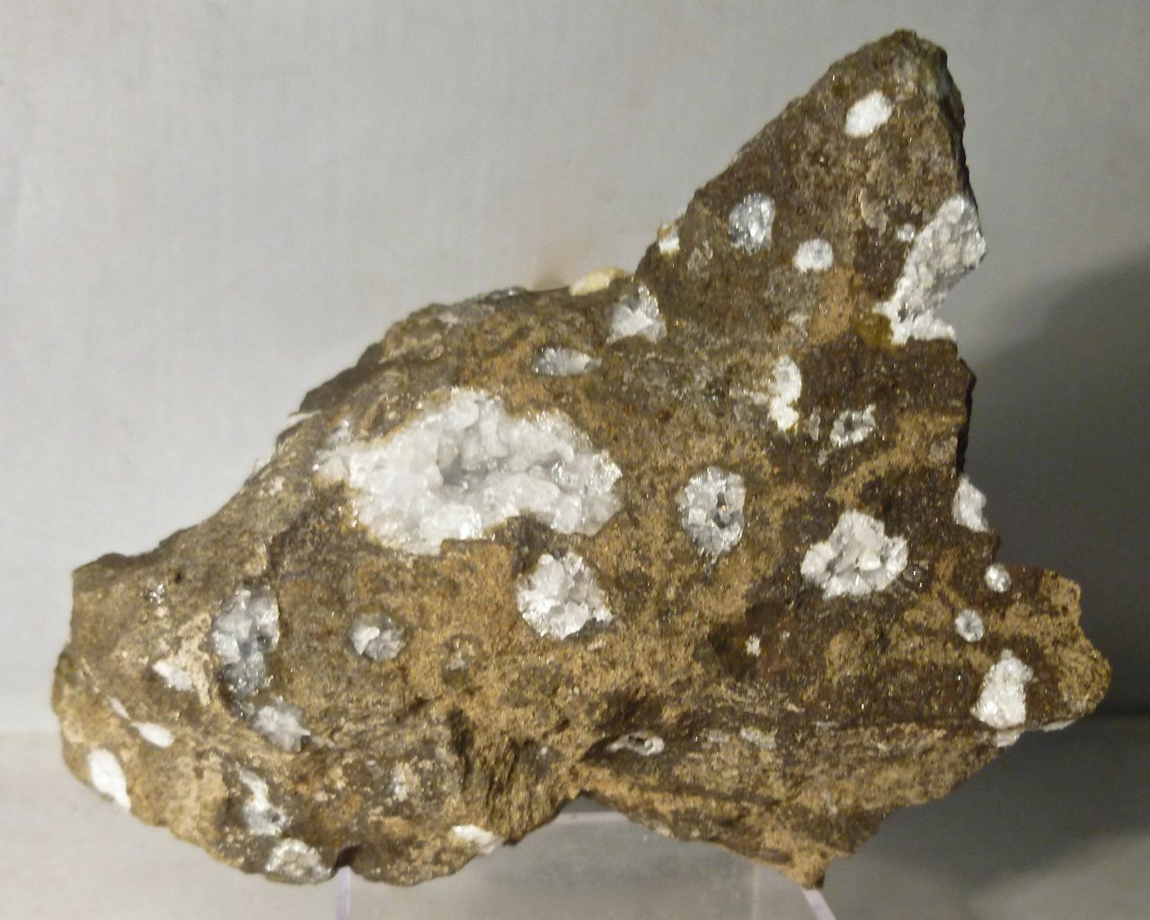 Lévyne Thomsonite Mesolite & Chabazite