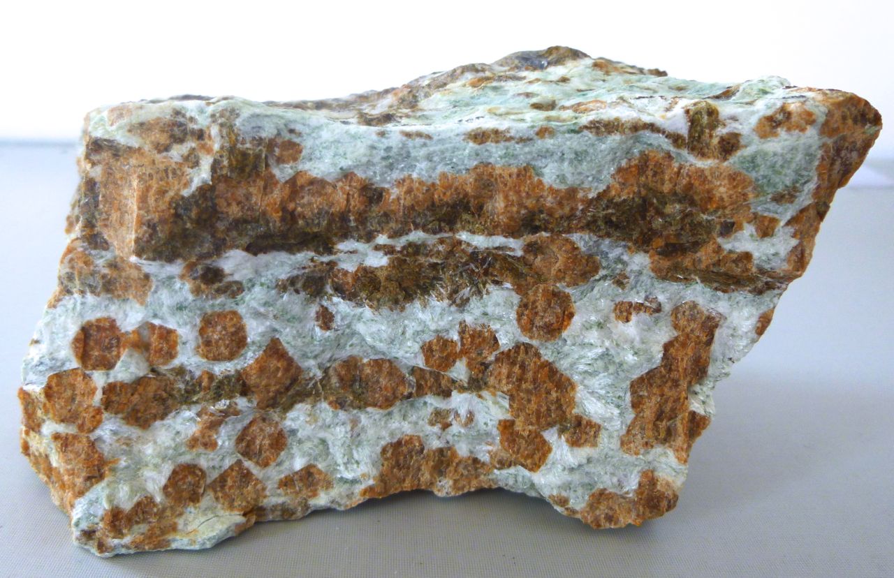 Vesuvianite Grossular & Wollastonite