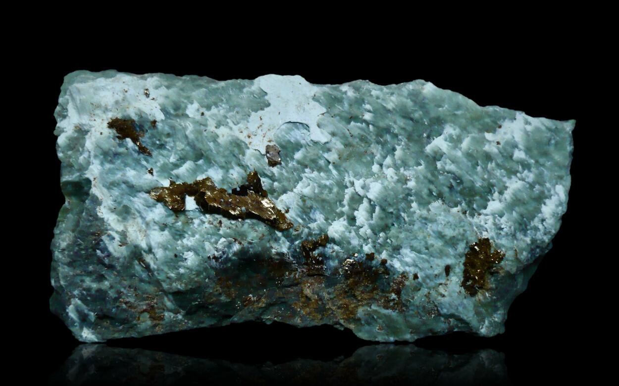 Pyroaurite