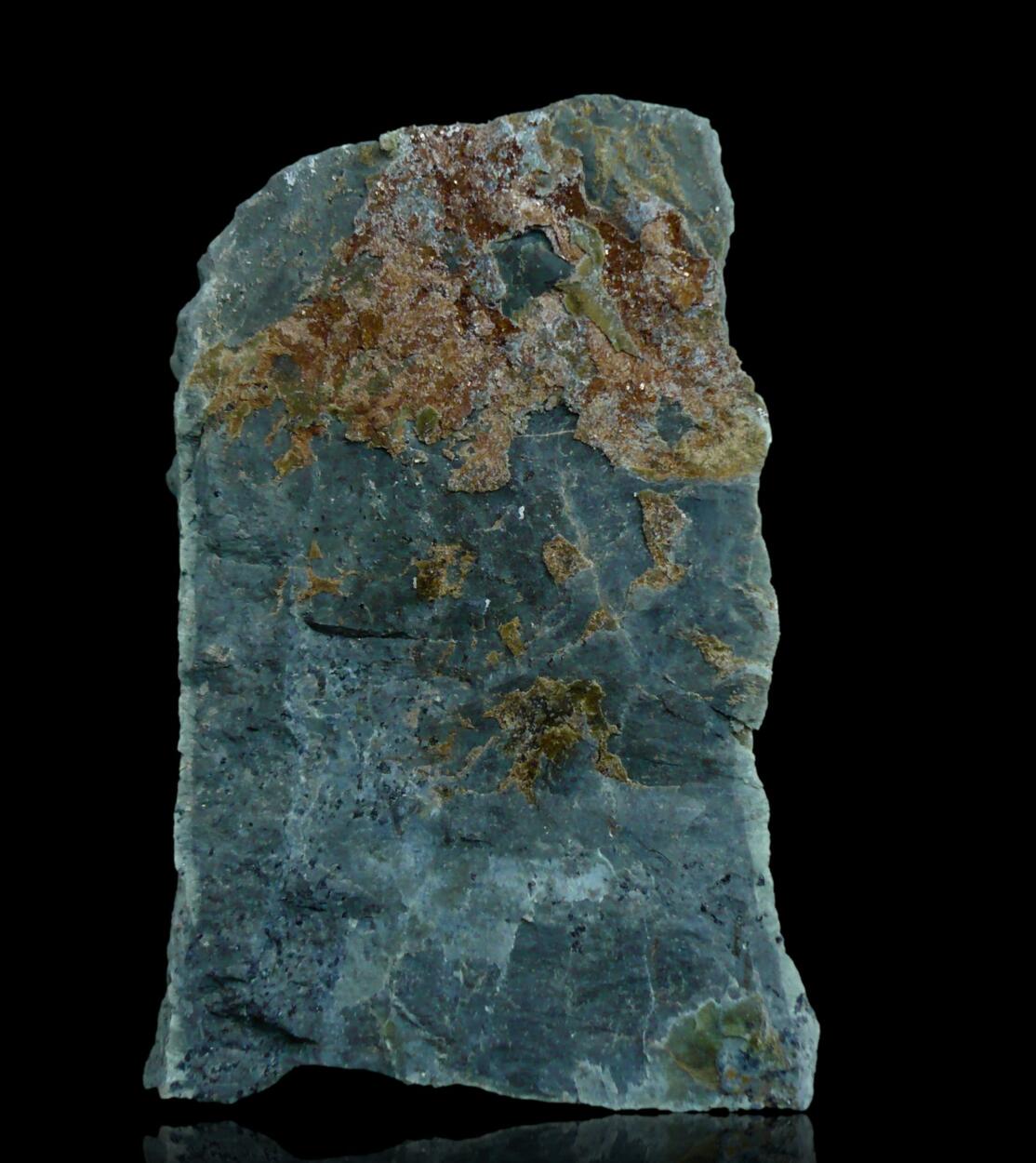 Pyroaurite