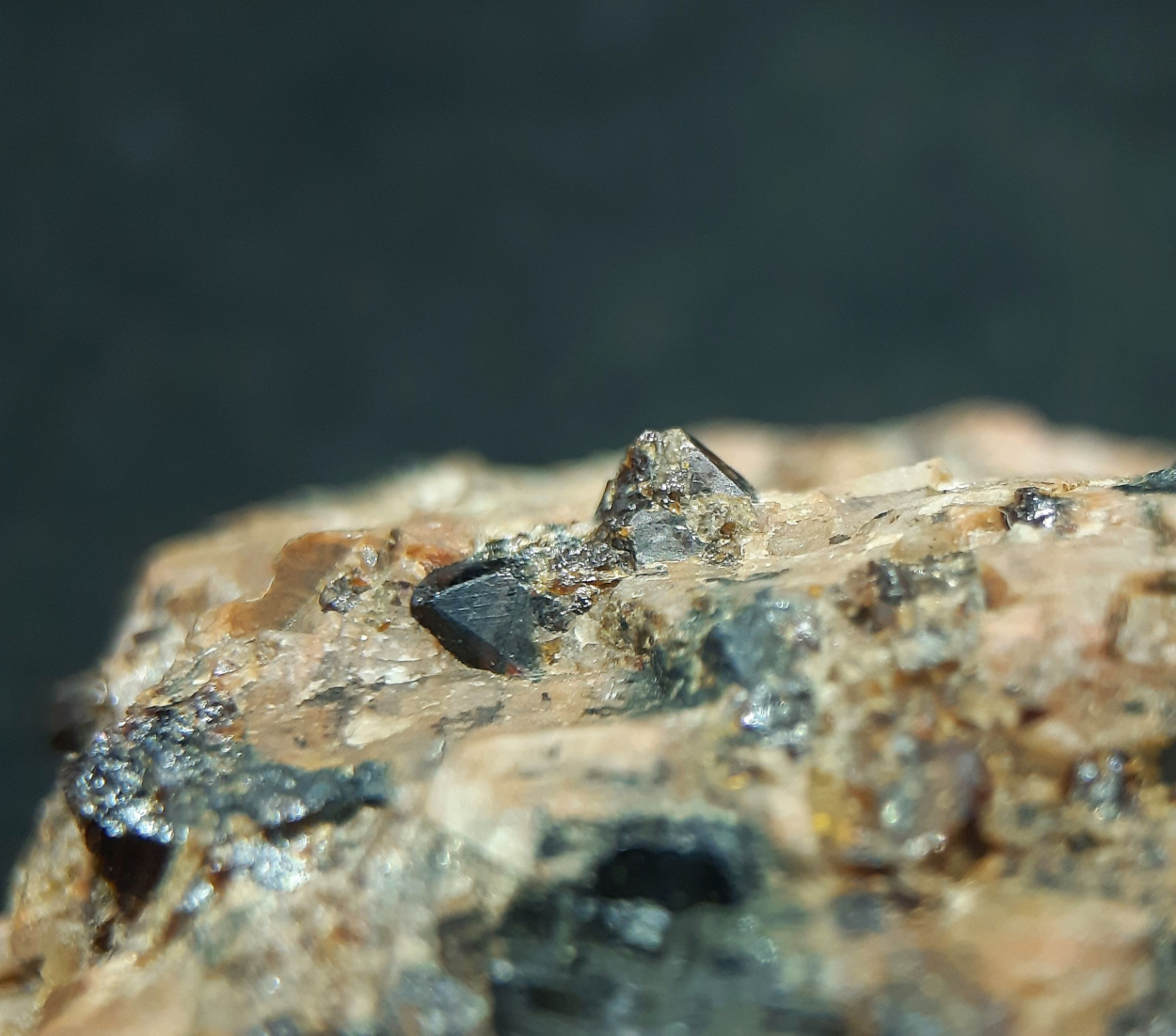 Pyrochlore Zircon & Magnetite