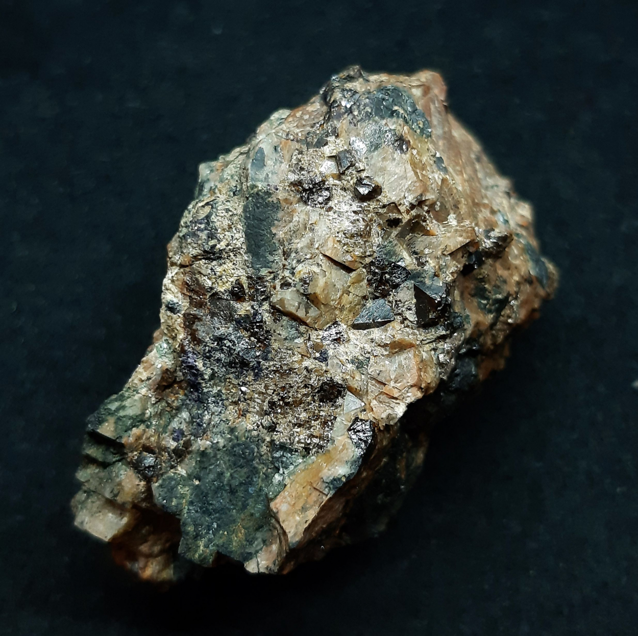 Pyrochlore Zircon & Magnetite