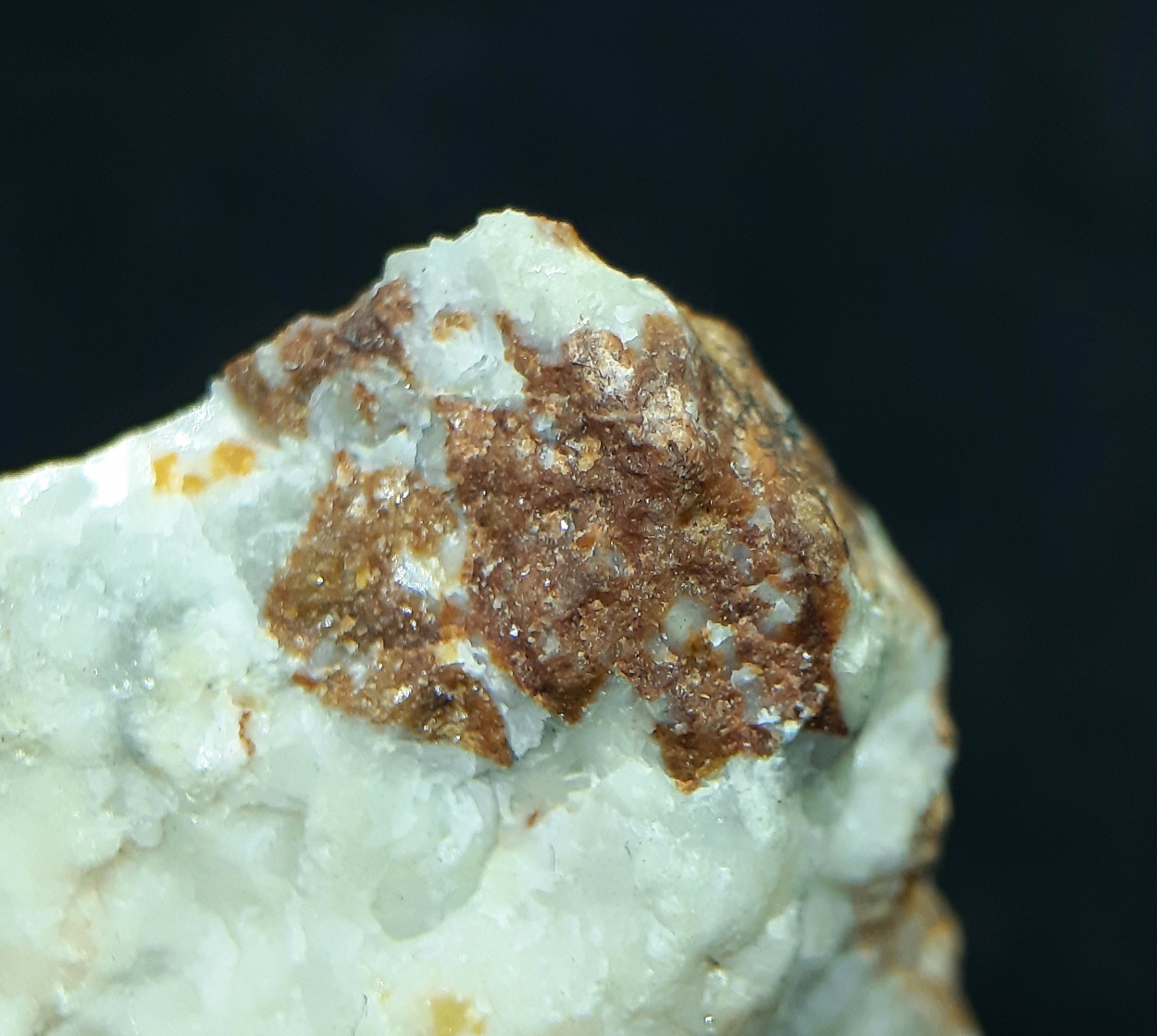 Synchysite-(Ce) & Bastnäsite-(Ce)