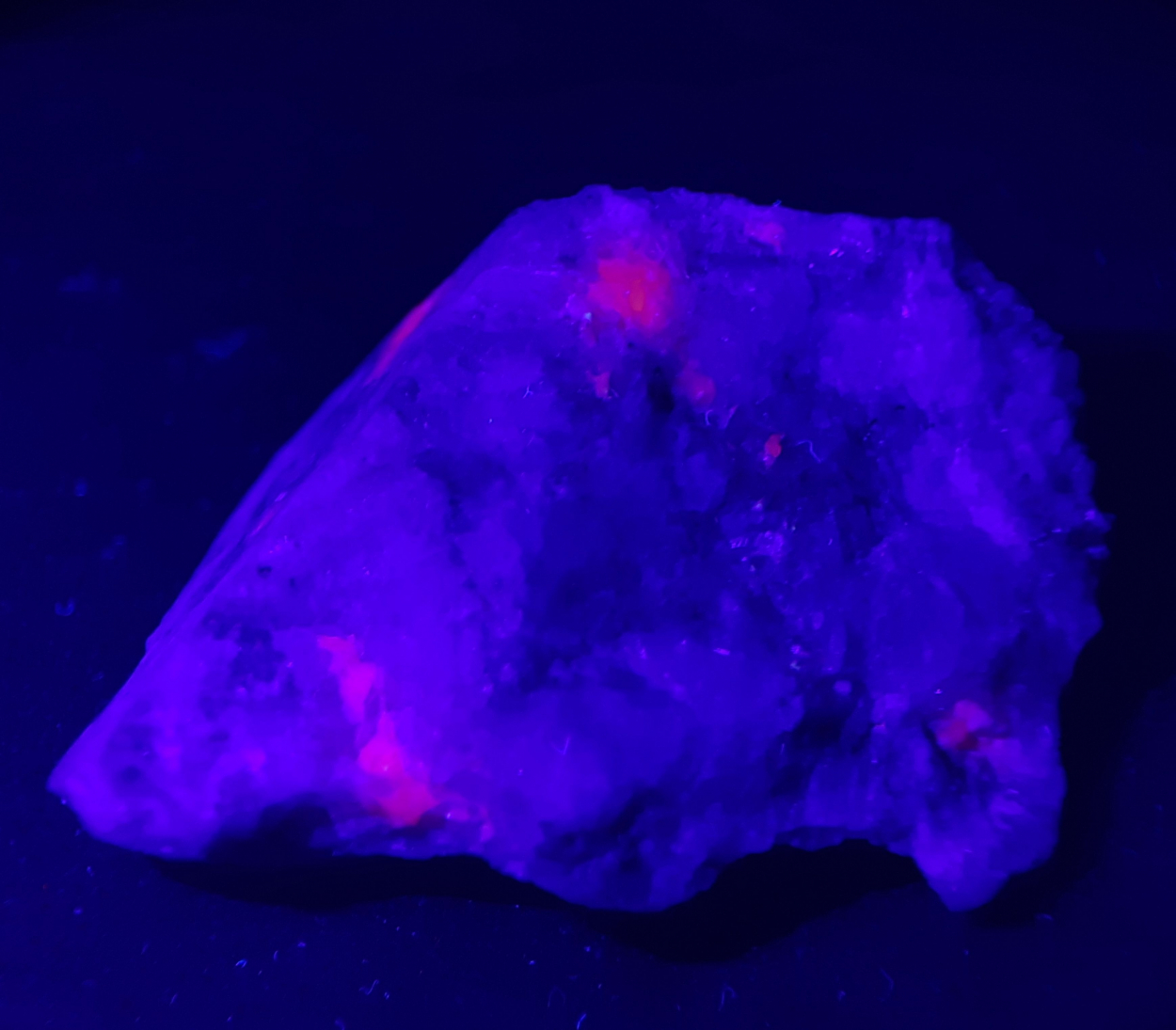 Tugtupite
