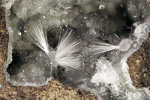 Mesolite Thomsonite-Ca & Chabazite
