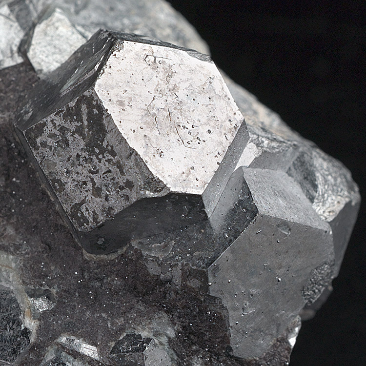 Nickelskutterudite Var Chloanthite