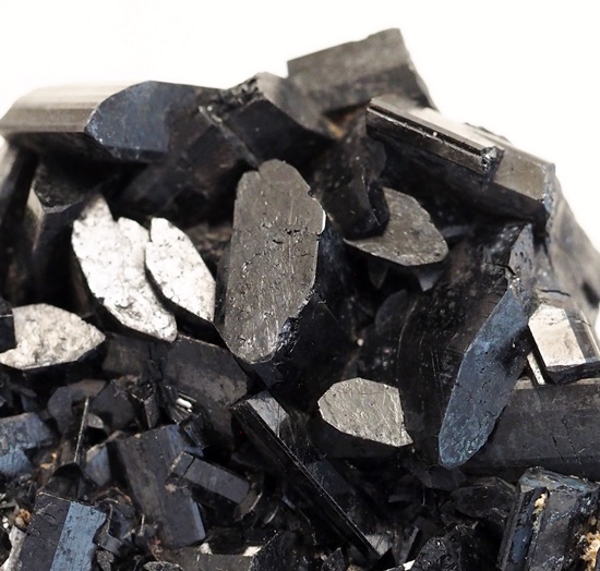 Chevkinite-(Ce)