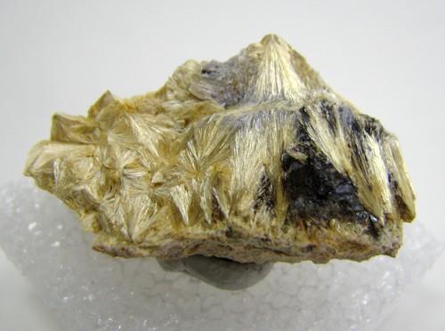 Carpholite & Fluorite