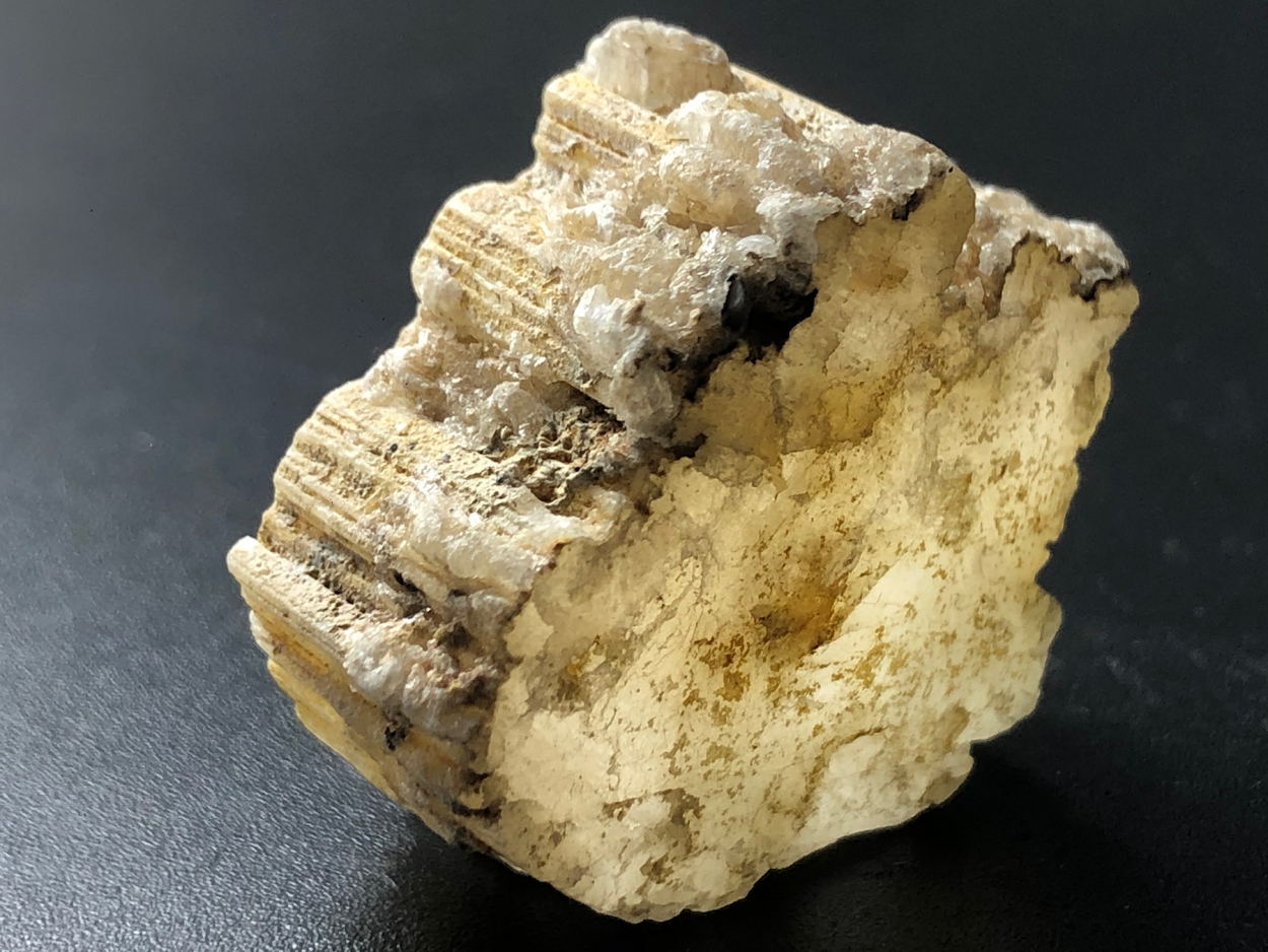 Beryllonite