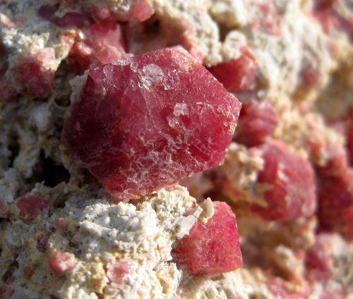 Manganoan Grossular