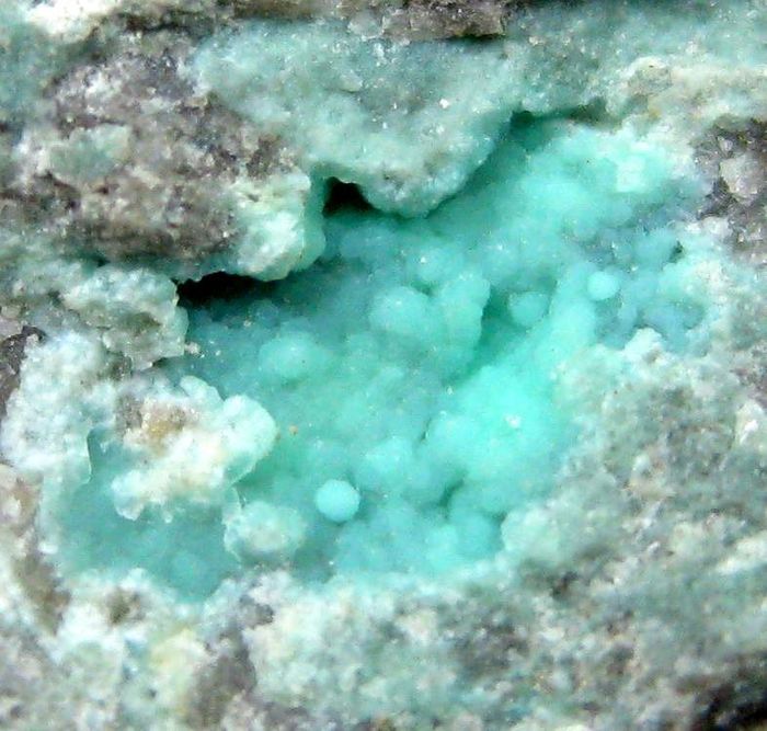 Planerite With Vantasselite