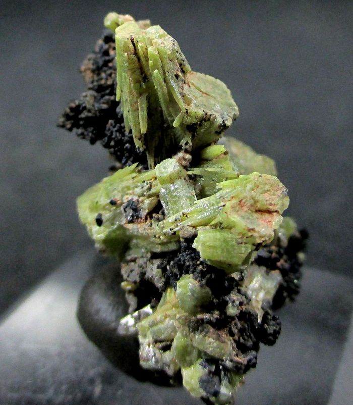 Pyromorphite & Psilomelane