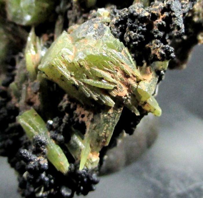 Pyromorphite & Psilomelane