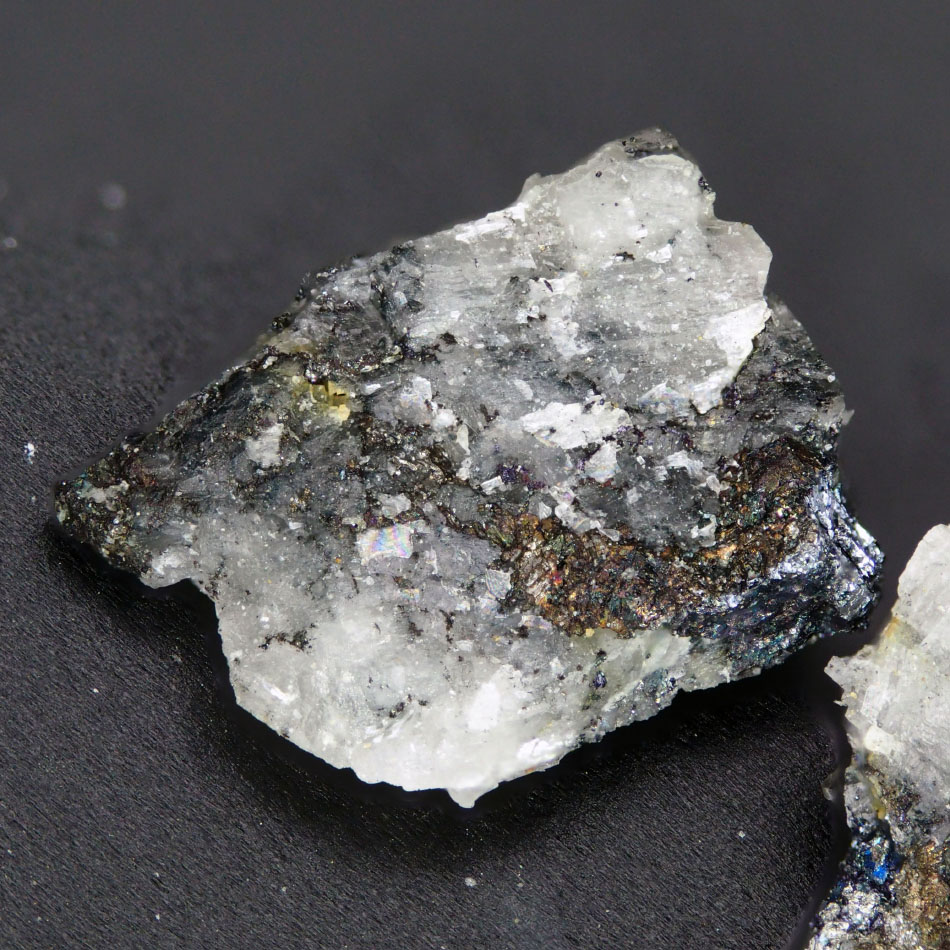 Mgriite