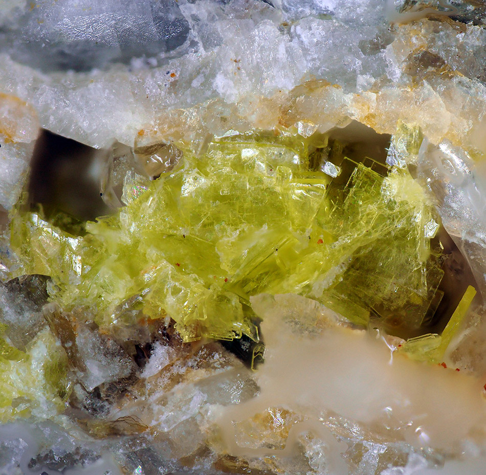 Uranospinite