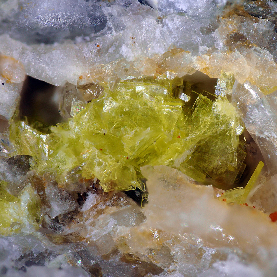 Uranospinite
