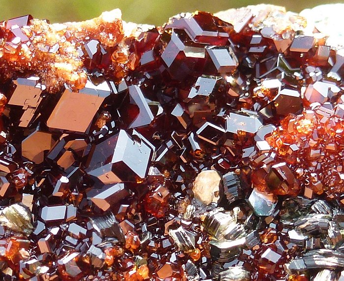 Hessonite & Clinochlore