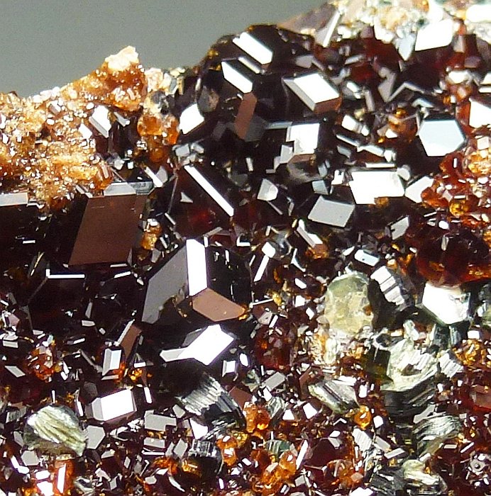 Hessonite & Clinochlore