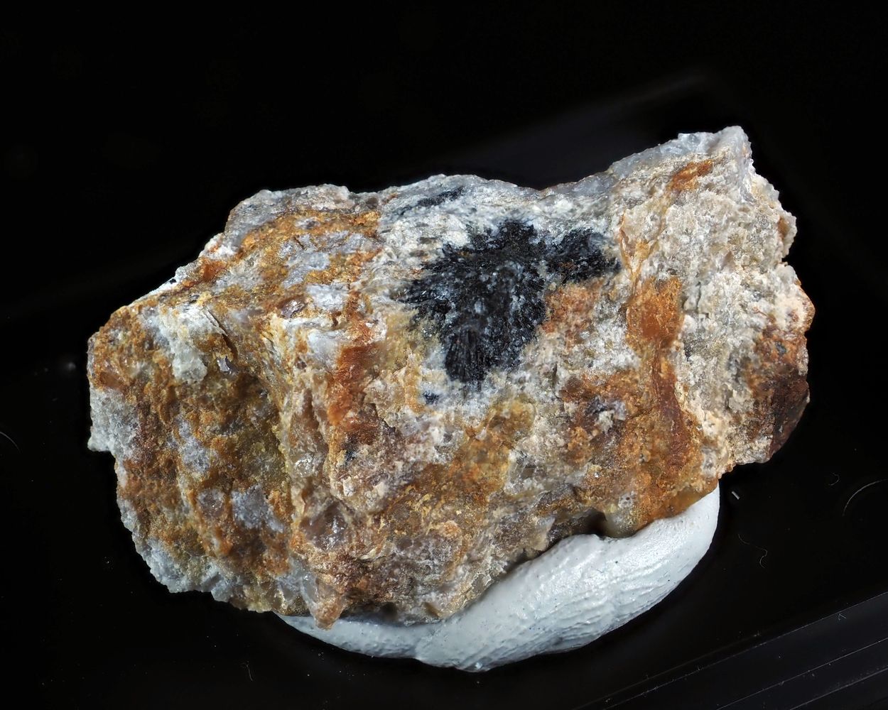 Oxy-schorl